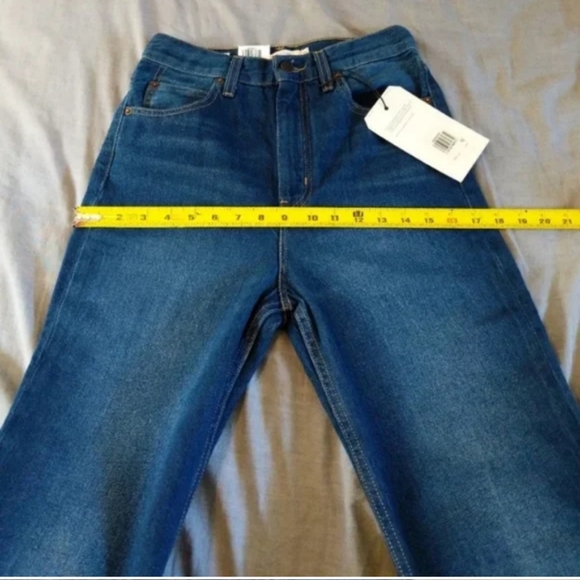 Levi's High Waisted 70's Flare Jeans - Picture 9 of 11